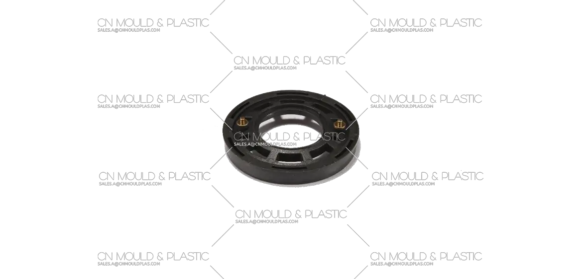 Expliquer les avantages du moulage par insert micro