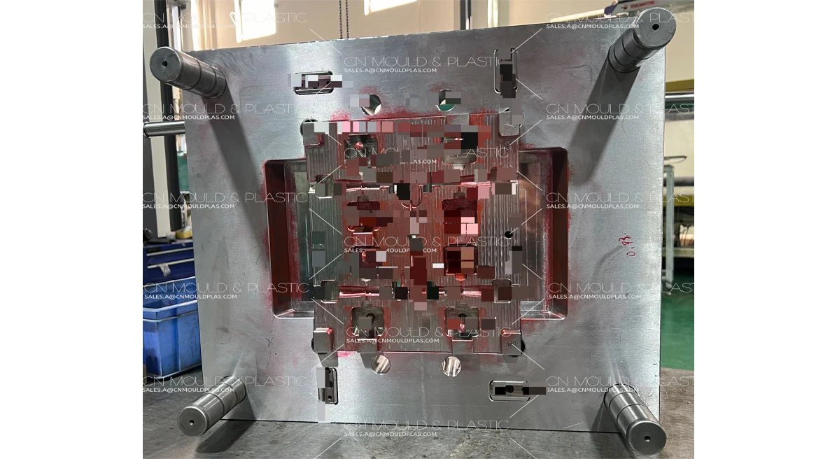 Comment fonctionne le moulage par insert PCB?