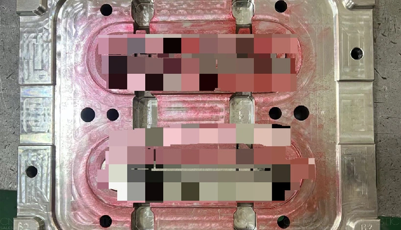 Harnais de fil et moulage par injection de connecteur