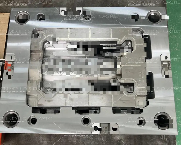 QUELS MATÉRIAUX PEUVENT ÊTRE UTILISÉS POUR INSÉRER LE MOULAGE?