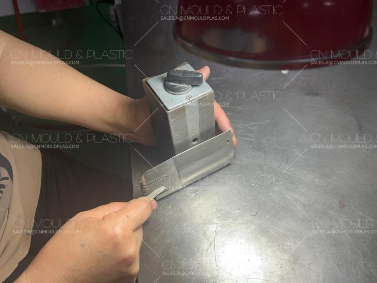 Art de polissage de surface de moule: Perfection d'artisanat